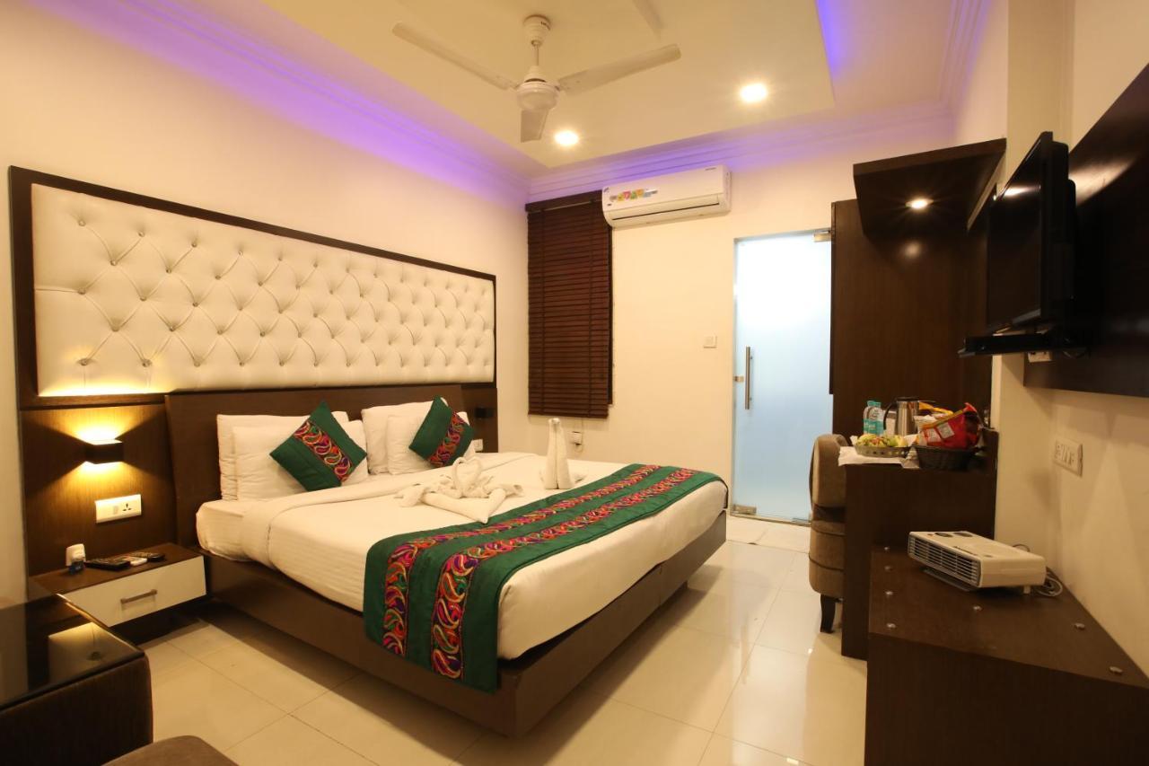 Hotel Surya International Делі Екстер'єр фото