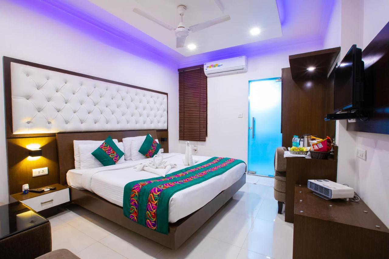 Hotel Surya International Делі Екстер'єр фото