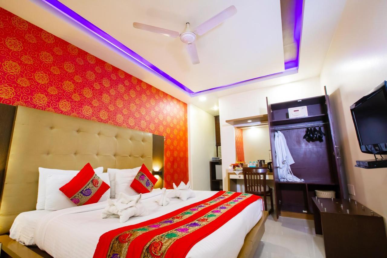 Hotel Surya International Делі Екстер'єр фото