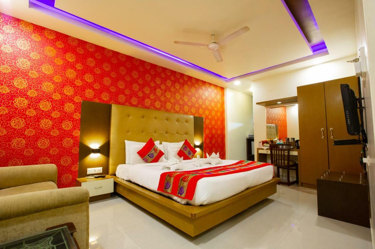 Hotel Surya International Делі Екстер'єр фото